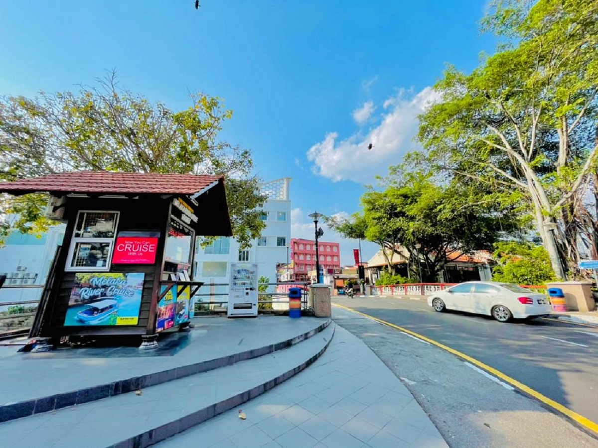 melaka river cruise night